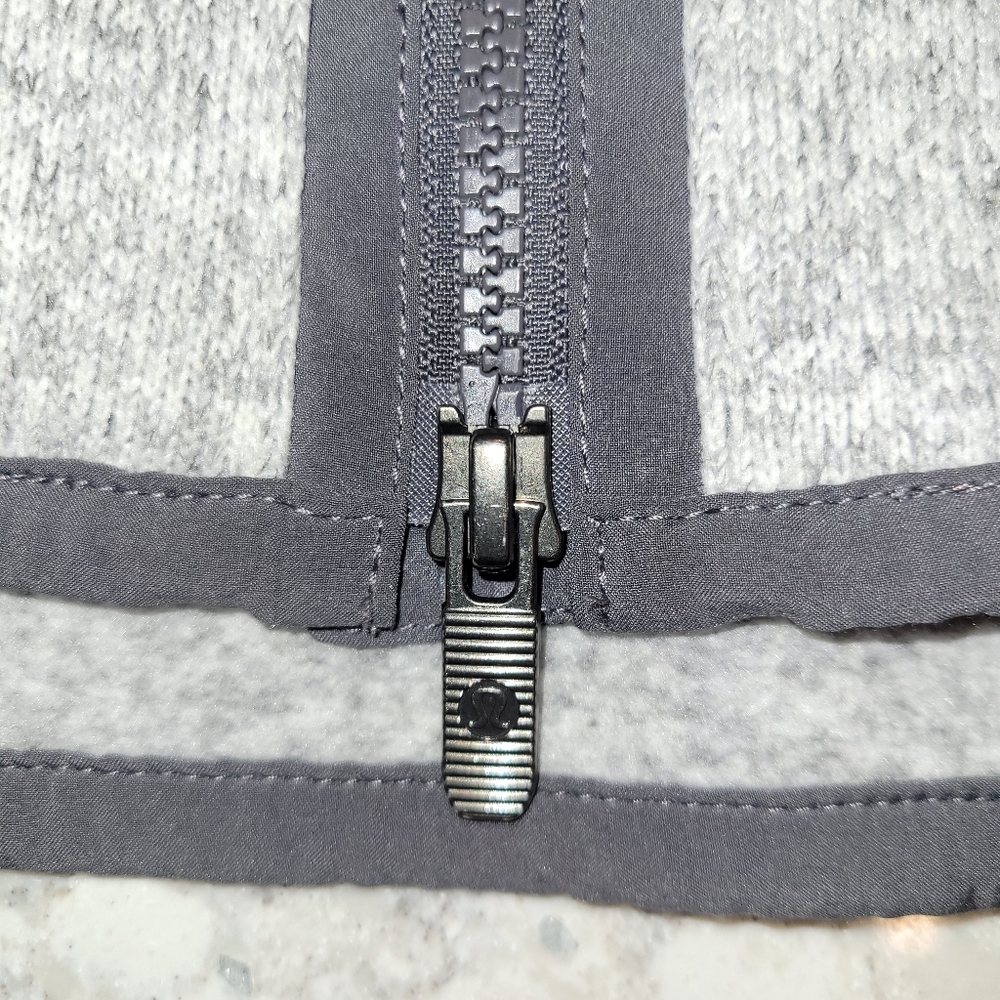 Lululemon Fleece Full Zip Sweater Grey Black Sz 8 Athleisure Sporty Cozy - Picture 7 of 12